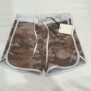 Acacia kid swim short nwt